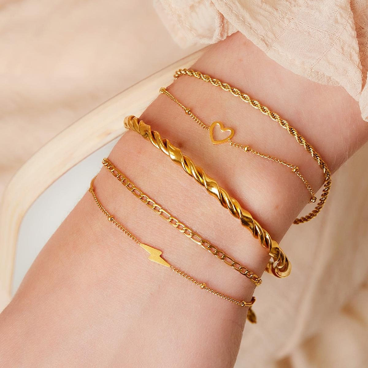 Armband Mehrschichtig mit Herzdetail