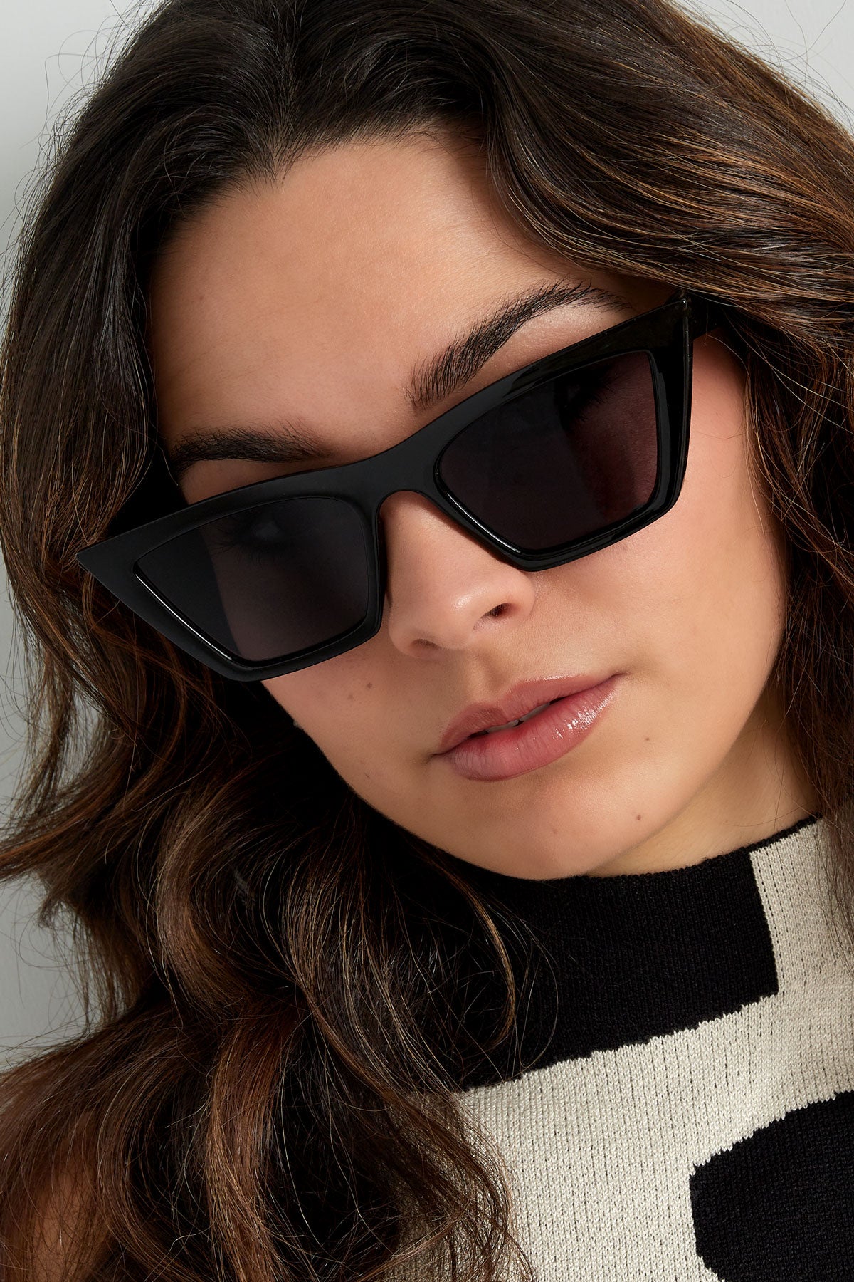schwarze Sonnenbrille schlicht