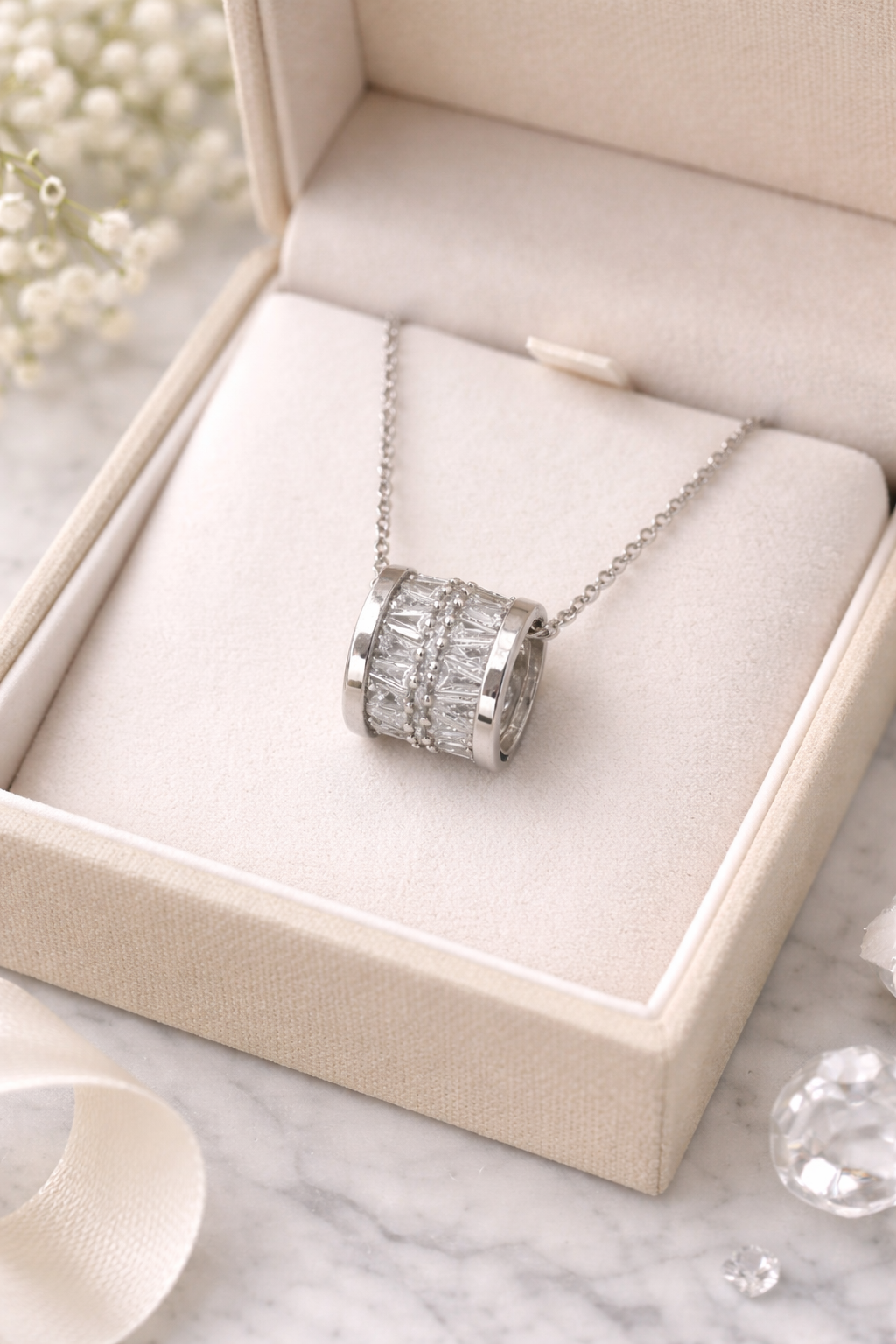 Kette mit Charm